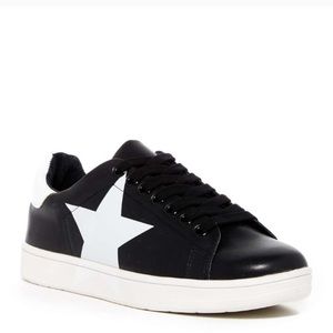 New Steve Madden Black White Star Sneakers 11